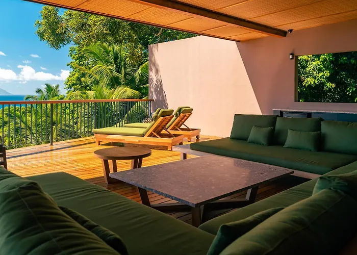 Villa Maison Gaia Seychelles - Staffed 5br Villa, Infinity Pool, Ocean & Sunset View Glacis (Mahe)