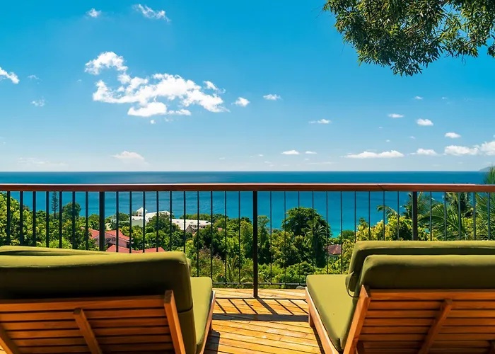 Villa Maison Gaia Seychelles - Staffed 5br Villa, Infinity Pool, Ocean & Sunset View *