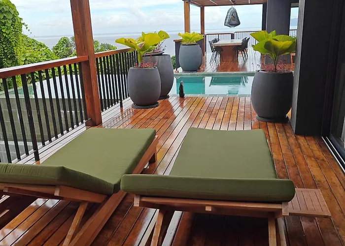 Villa Maison Gaia Seychelles - Staffed 5br Villa, Infinity Pool, Ocean & Sunset View *